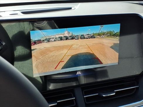 New 2026 Chevrolet Trax LT w/ Sunroof Package image 22