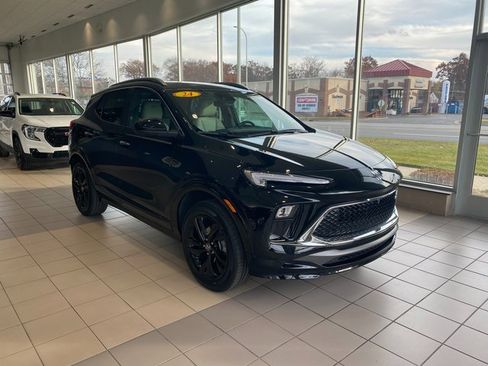 Used 2024 Buick Encore GX Sport Touring w/ Advanced Technology Package image 2