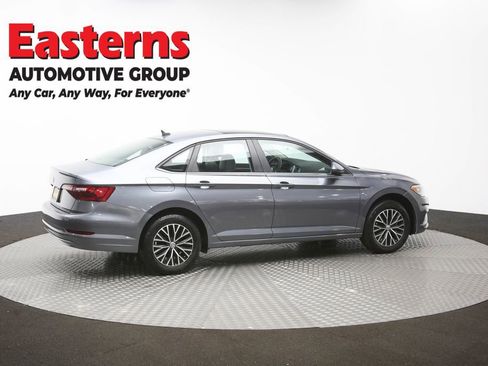 Used 2020 Volkswagen Jetta SE w/ SE Cold Weather Package image 45