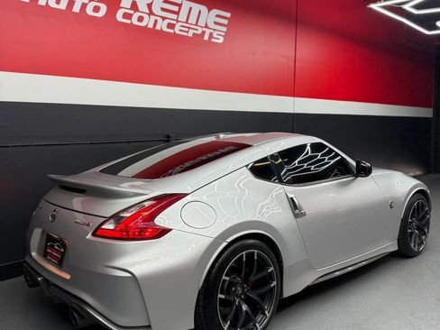 Used 2017 Nissan 370Z NISMO RWD image 6