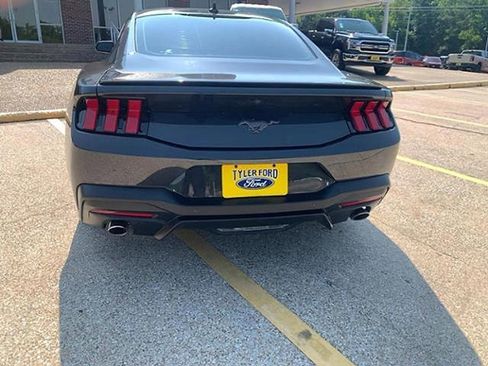 Used 2024 Ford Mustang Premium image 9