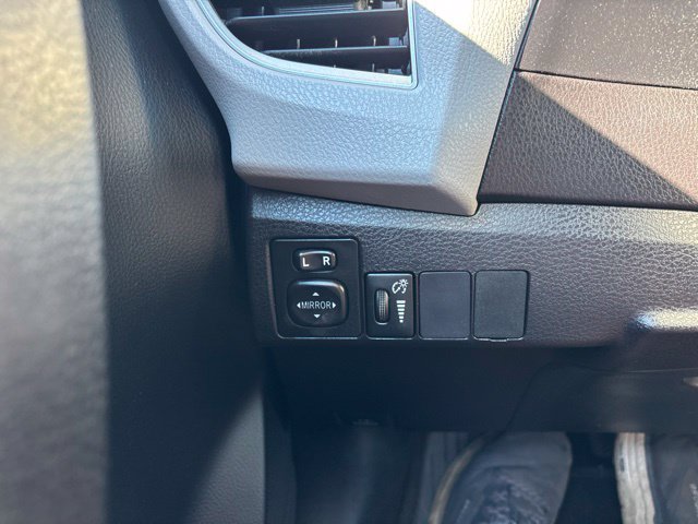 Used 2016 Toyota Corolla LE FWD image 16