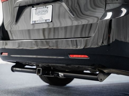 Used 2020 Toyota Sienna L image 15