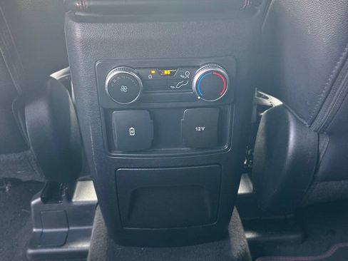 Used 2022 Ford Explorer ST-Line AWD/4WD image 16