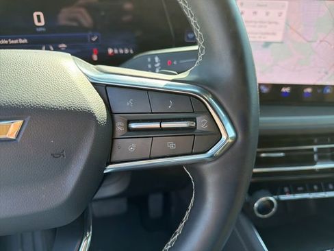 Used 2025 Chevrolet Traverse LT image 25