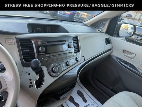 Used 2012 Toyota Sienna image 15