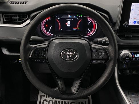 Used 2025 Toyota RAV4 XLE AWD/4WD image 14