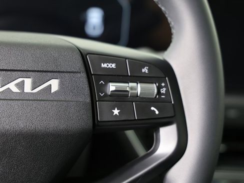 New 2025 Kia K4 EX image 13