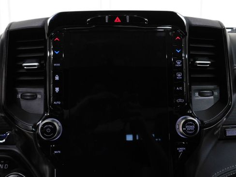 Used 2022 RAM 1500 Limited w/ Body-Colour Bumper Group AWD/4WD image 34