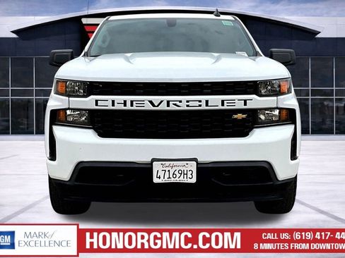Used 2021 Chevrolet Silverado 1500 Custom image 2