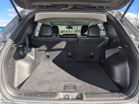 Used 2019 Jeep Cherokee Latitude Plus w/ Cold Weather Group image 32