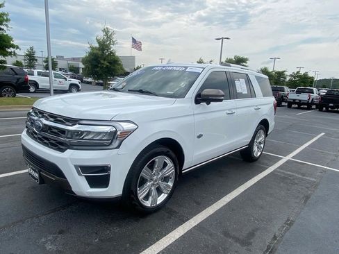 Certified 2024 Ford Expedition King Ranch RWD image 3