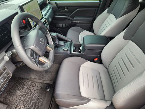 Used 2025 Toyota Tacoma TRD Sport RWD image 16