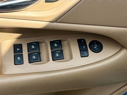 Used 2019 Cadillac Escalade Platinum image 18