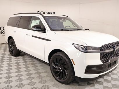 New 2025 Lincoln Navigator Reserve w/ Jet Appearance Package