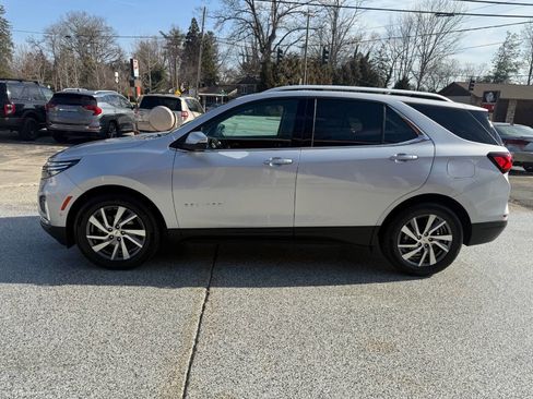 Used 2022 Chevrolet Equinox Premier image 3
