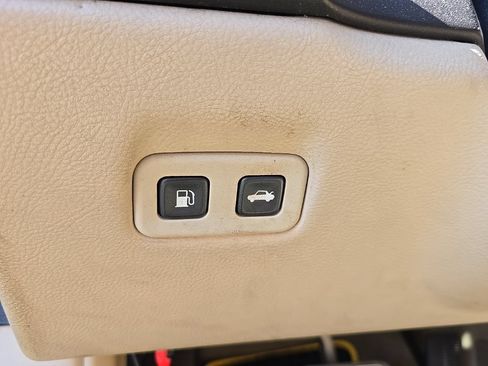 Used 2005 Chevrolet Corvette Coupe w/ Preferred Equipment Group RWD image 18