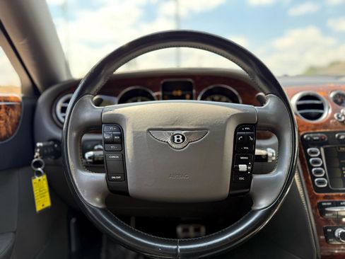 Used 2006 Bentley Flying Spur Flying Spur image 23