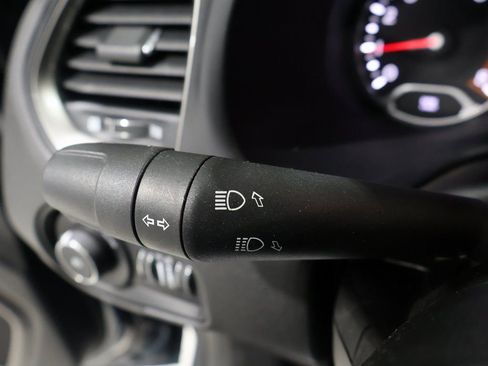 Used 2023 Jeep Renegade Latitude w/ Premium Group image 39