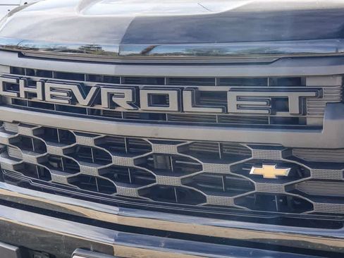 Used 2023 Chevrolet Silverado 1500 Custom image 3
