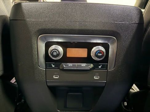 Used 2023 GMC Yukon XL SLT w/ SLT Premium Package AWD/4WD image 20