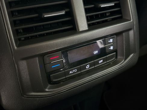 Used 2023 Volkswagen Atlas SE FWD image 29