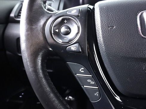 Used 2017 Honda Pilot Touring image 13