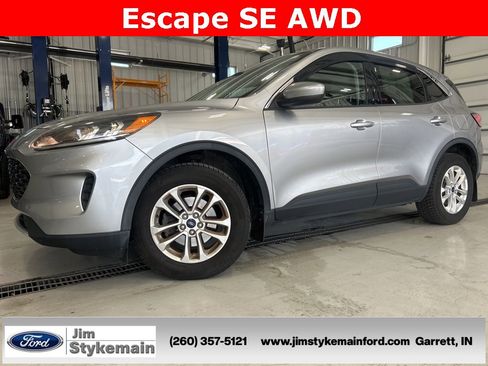 Used 2021 Ford Escape SE w/ Cold Weather Package image 1