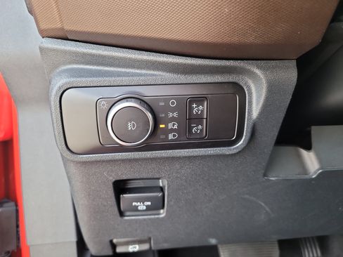 Used 2023 Ford Bronco Outer Banks AWD/4WD image 30