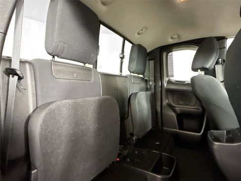 Certified 2022 Toyota Tacoma SR5 image 32