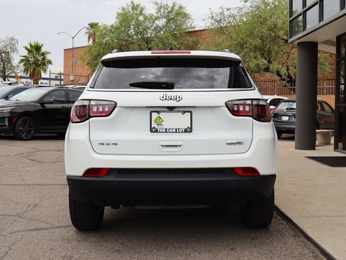 Used 2024 Jeep Compass Latitude AWD/4WD image 11