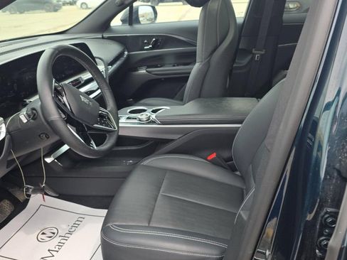 Used 2024 Cadillac Lyriq Luxury w/ LPO, Floor Liner Package AWD/4WD image 6