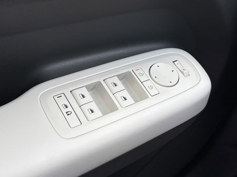 Certified 2026 Hyundai Santa Fe SE image 19