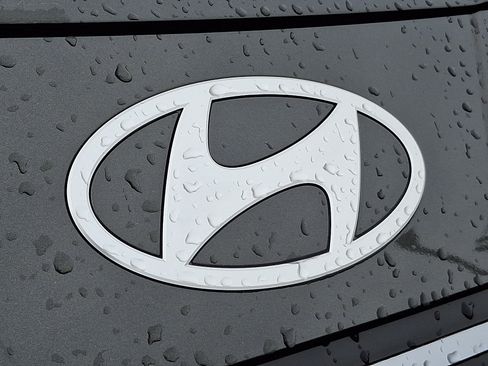 Used 2024 Hyundai Elantra SE FWD image 31