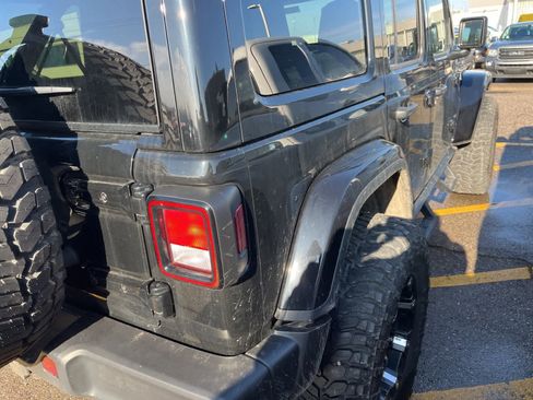 Used 2021 Jeep Wrangler Unlimited Sahara image 12