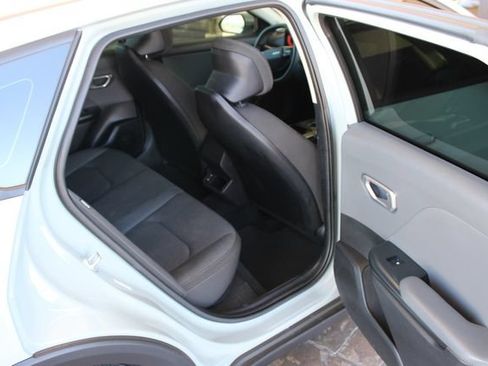 Used 2025 Kia K4 FWD image 20