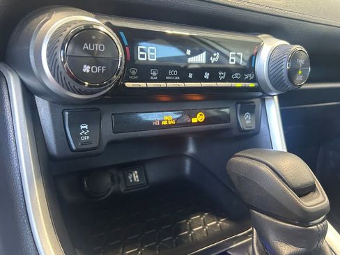 Used 2025 Toyota RAV4 XLE image 35