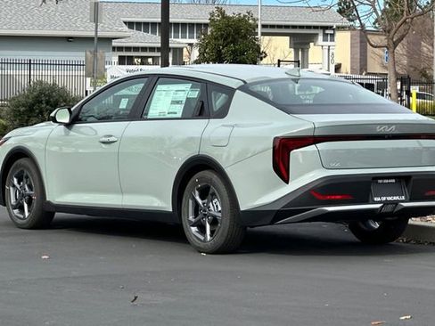New 2026 Kia K4 LXS image 7