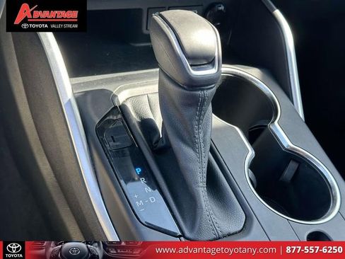 Used 2022 Toyota Highlander LE AWD/4WD image 33