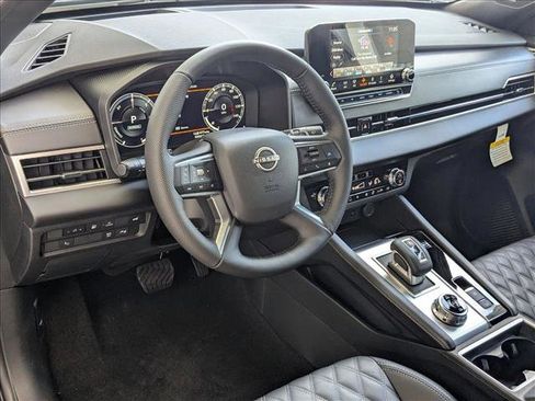 New 2026 Nissan Rogue Platinum AWD/4WD image 3