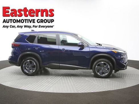 Used 2024 Nissan Rogue SV AWD/4WD image 45