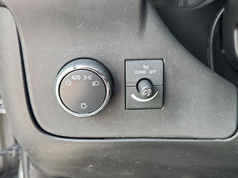 Used 2018 Chevrolet Express 2500 w/ Driver Convenience Package RWD image 19