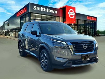 New 2025 Nissan Pathfinder Platinum w/ Cargo Package