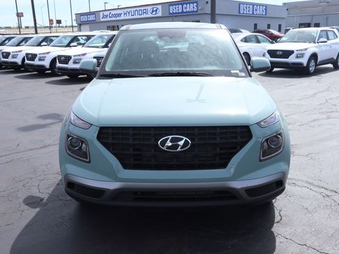 New 2026 Hyundai Venue SE FWD image 2