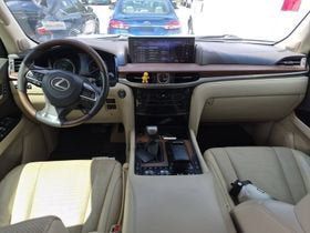 Used 2019 Lexus LX 570 4WD w/ Luxury Package image 12