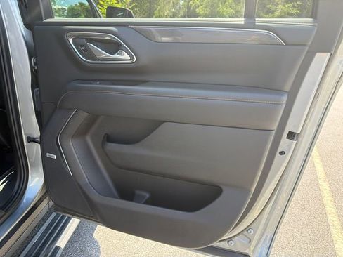 Used 2023 GMC Yukon XL AT4 w/ Technology Package AWD/4WD image 16