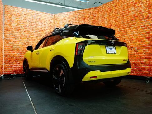 Used 2025 Nissan Kicks SR w/ Illumination Package AWD/4WD image 7
