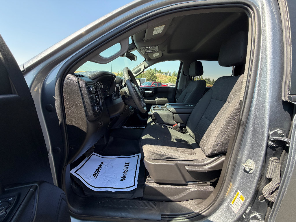 Used 2021 Chevrolet Silverado 1500 Custom Trail Boss w/ Safety Confidence Package AWD/4WD image 2