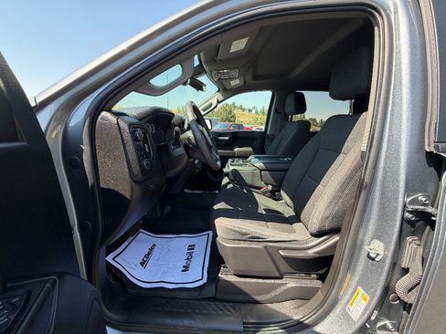 Used 2021 Chevrolet Silverado 1500 Custom Trail Boss w/ Safety Confidence Package AWD/4WD image 2