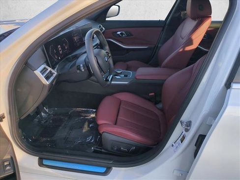 Used 2025 BMW 330i Sedan w/ Convenience Package RWD image 17